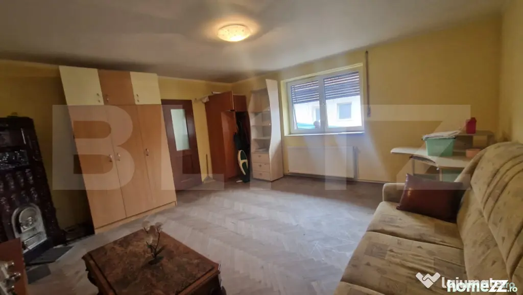 Casa cu teren 935 m , doua corpuri de case, Sacele -zona bun - Sacele (Brasov)