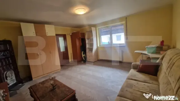 Casa cu teren 935 m , doua corpuri de case, Sacele -zona bun - Sacele (Brasov)