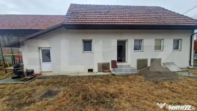 Casa cu teren 935 m , doua corpuri de case, Sacele -zona bun - Sacele (Brasov)