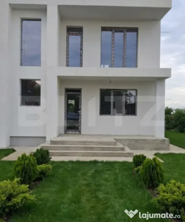 Casă de vânzare, 200 mp, zona Brezoaia