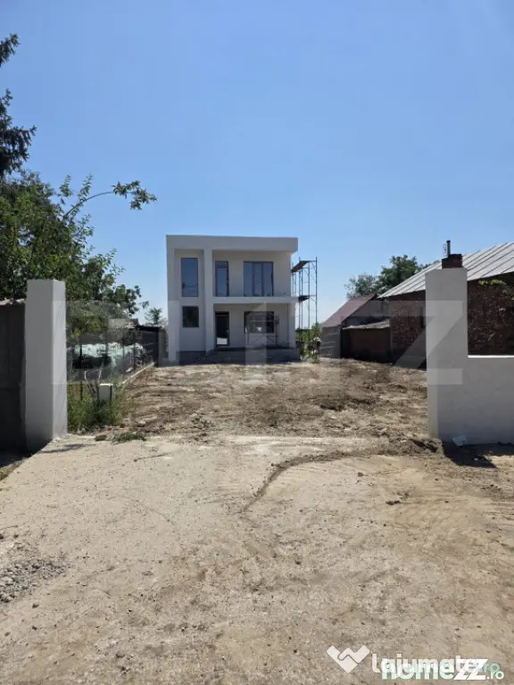 Casă de vânzare, 200 mp, zona Brezoaia