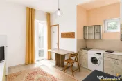 Garsoniera in vila, baie si bucatarie proprie, acces aproape 