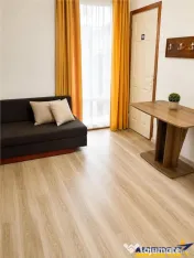 Garsoniera in vila, baie si bucatarie proprie, acces aproape 