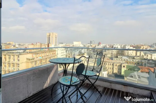 Terasă panoramică și probabil cea mai frumoasă priveliste din centru
