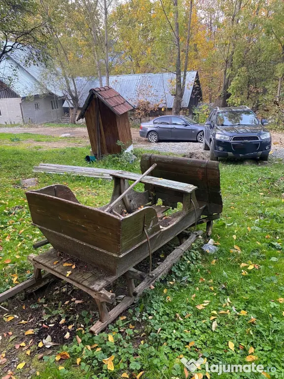 Căsuță tradițională din lemn cu teren 700 mp – Borșa, Maramureș
