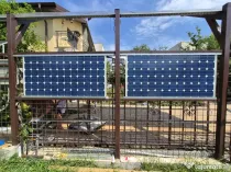 Sistem fotovoltaic complet – 2 panouri solare + invertor MPPT + acumulator.