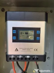 Sistem fotovoltaic complet – 2 panouri solare + invertor MPPT + acumulator. 