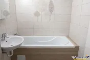 Apartament trei camere, decomandat, etaj2, Maurer Tractorul,