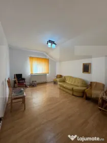 Casa 200 mp de vanzare, teren 3000 mp, Hudum