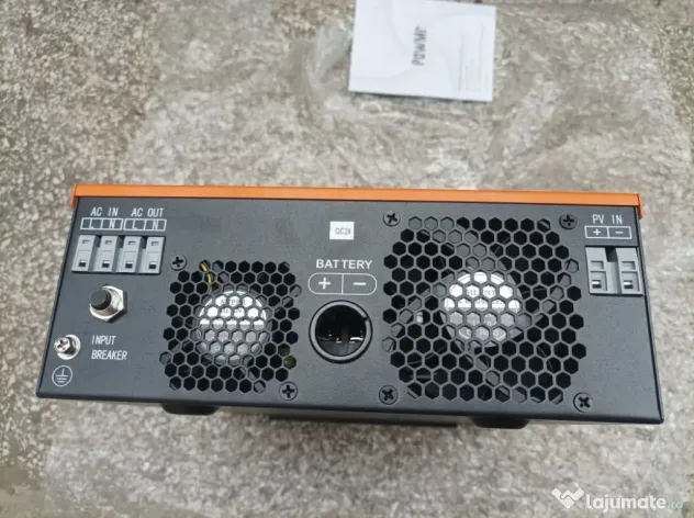 Invertor Solar Hibrid PowMr, 1500W, CC 24 volti cu Controler de Incarcare Solar MPPT Incorporat de 80A.