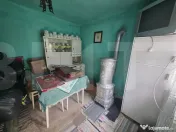 Casa taraneasca de lemn cu veranda 