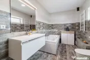 Casa in stil mediteranean cu teren generos