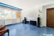 Casa cu curte | Cladire pentru activitati comerciale si s... 