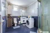 Casa cu curte | Cladire pentru activitati comerciale si s... 