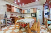 Casa cu curte | Cladire pentru activitati comerciale si s... 