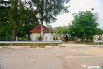 Teren 2240 mp intravilan + casa batraneasca Hintesti-Basa...
