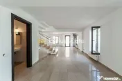 Clădire versatilă de închiriat în zona Teilor 