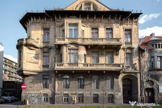Apartament cu 3 camere de vânzare în zona Centrul Istoric