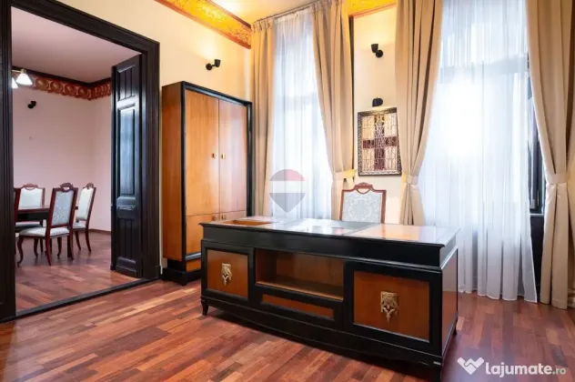 Apartament cu 3 camere de vânzare în zona Centrul Istoric