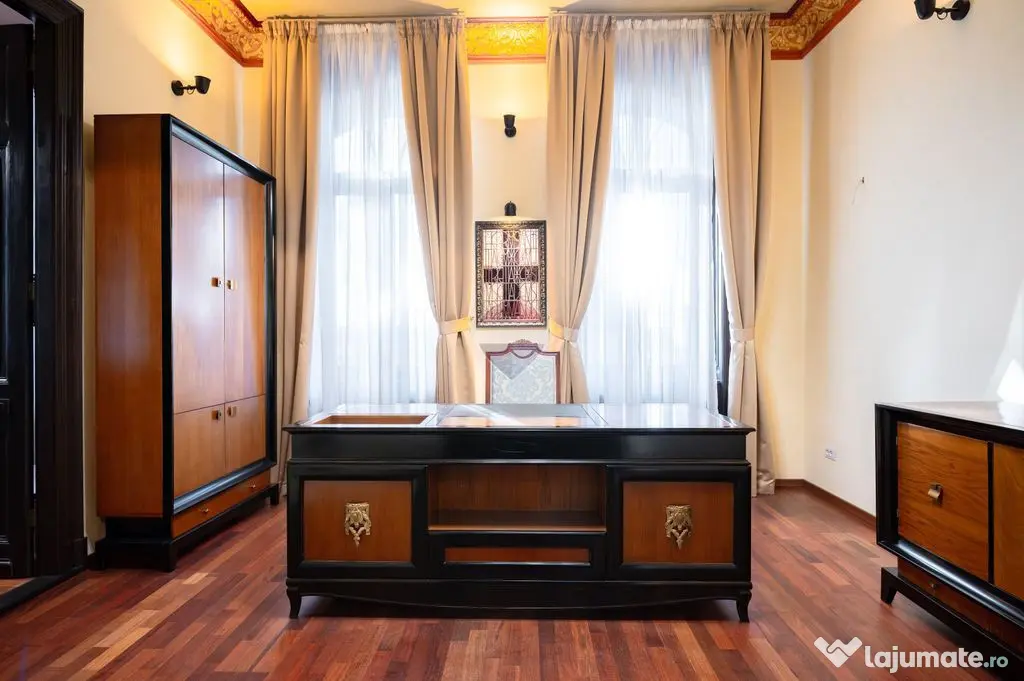 Apartament cu 3 camere de vânzare în zona Centrul Istoric