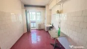 Apartament 3 camere decomandat, Central, Etaj 2, Bloc 1986, 
