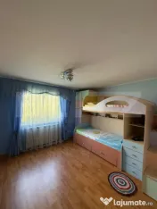 Casa individuala cu etaj, 10 ari teren, 207 mp utili, Plopen 