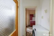 Apartament 2 camere, etaj 3, zonă excelentă, Trivale ??... 