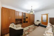 Apartament 2 camere, etaj 3, zonă excelentă, Trivale ??... 