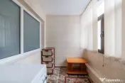 Apartament 2 camere, etaj 3, zonă excelentă, Trivale ??... 
