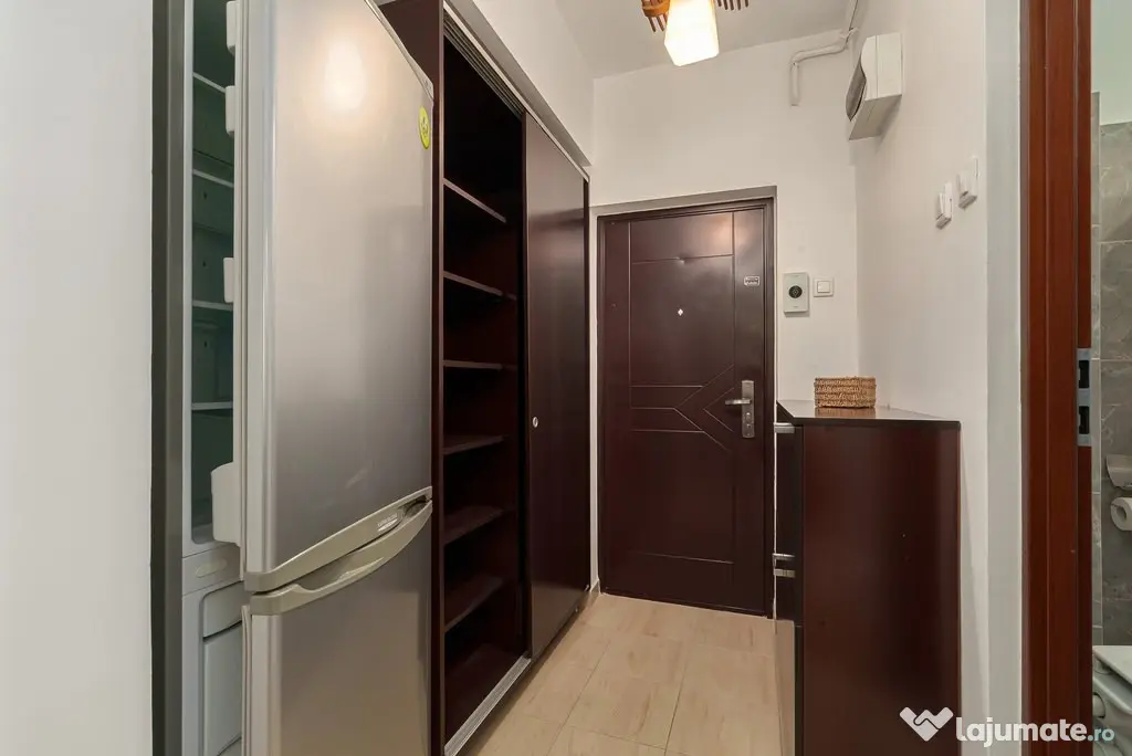 Apartament 2 camere, centrală proprie și metrou la cât...