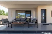 Casă de vânzare exclusivistă în Titesti, Arges 