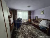 Casă cu două corpuri de clădire și grădină generoasă, 