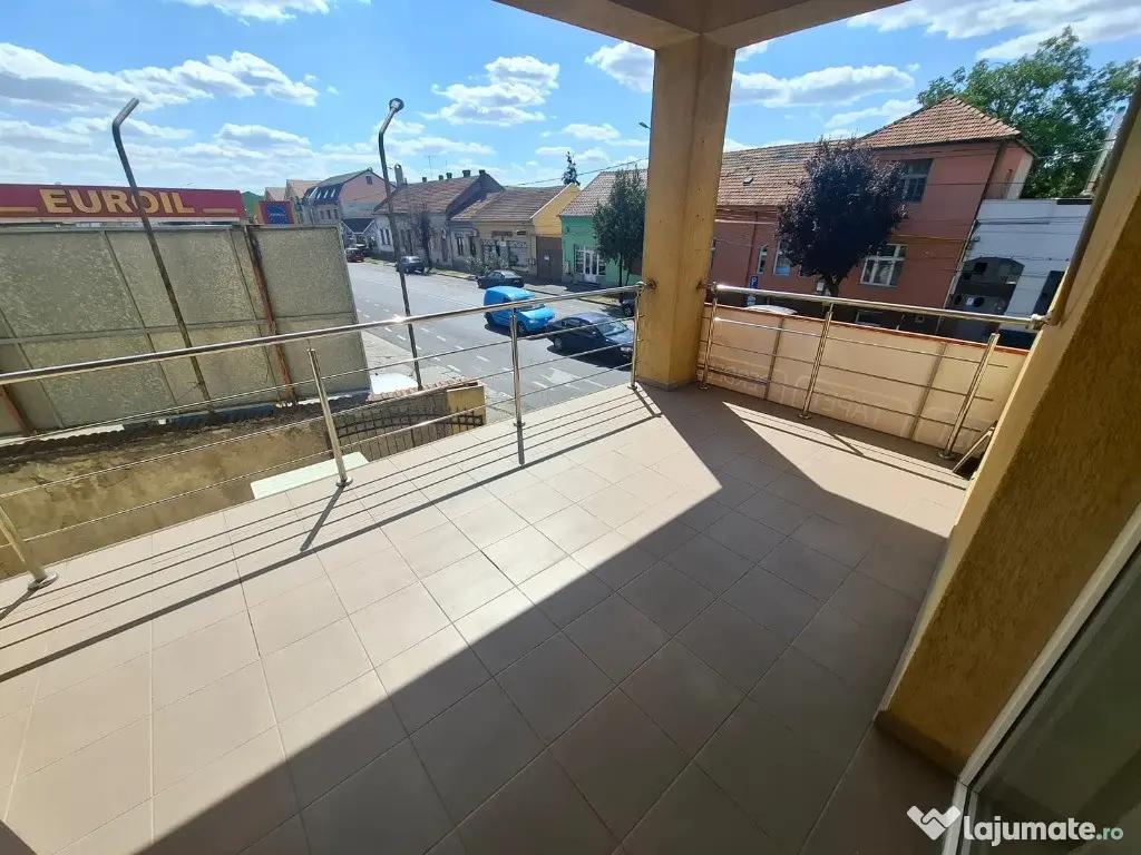 Inchiriez apartament 3 camere Andrei Saguna + loc parcare ID:RH-45483-