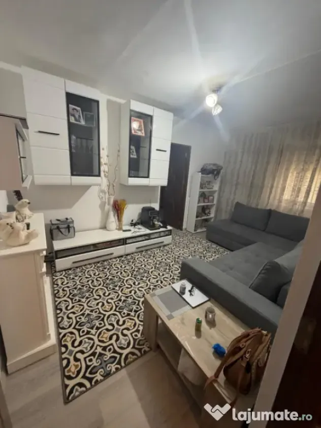 Apartament semidecomantat parter , Craiovita