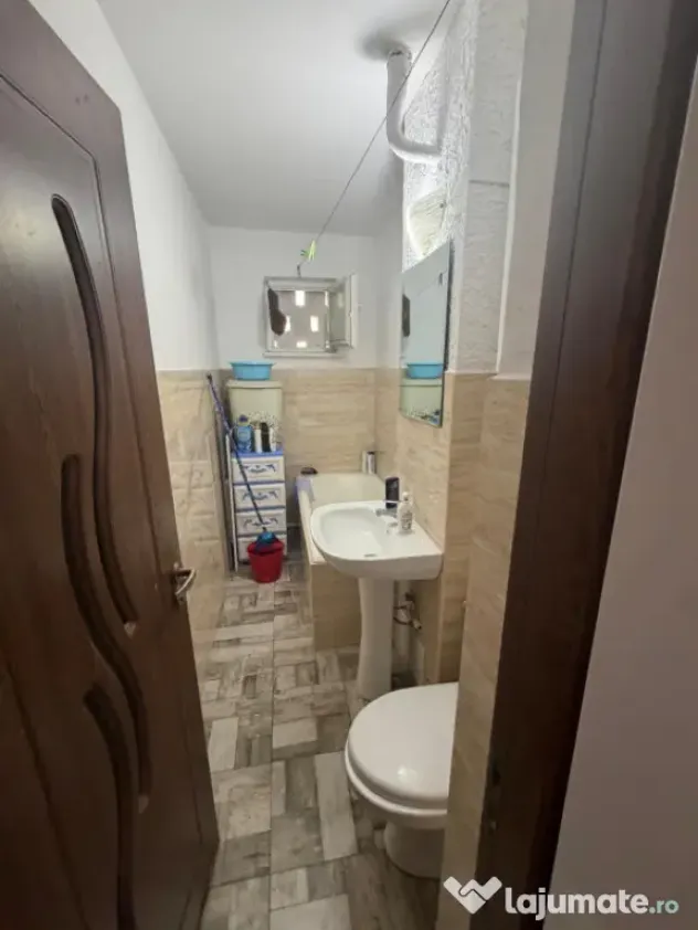 Apartament semidecomantat parter , Craiovita