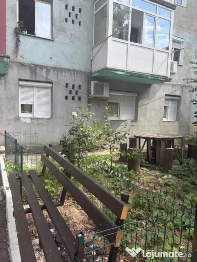 Apartament semidecomantat parter , Craiovita