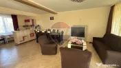 De închiriat casă cu 5 camere, în Sântandrei