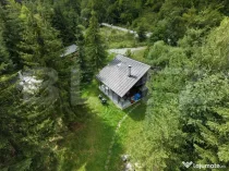Cabană la munte cu saună finlandeză și teren generos