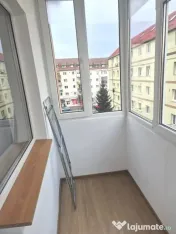 Apartament 3 camere decomandate zona Vasile Aaron 