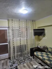 Apartament de vanzare, 2 camere, semidecomandat, zona viaduc 