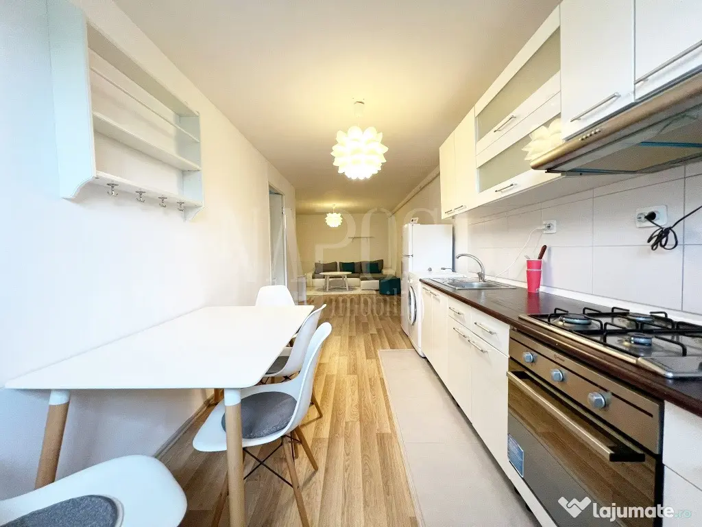 închiriez apartament două camere
