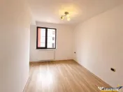 Compozitie generoasa, loc parcare, boxa, Isaran Residence, T 