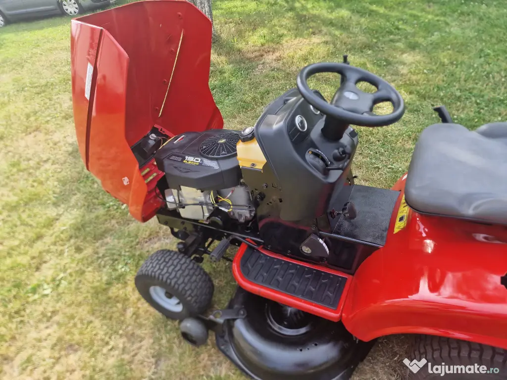 Tractoraș tuns gazon Jonsered (Husqvarna) 19 CP V-Twin