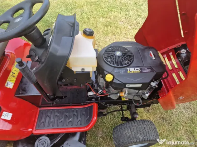 Tractoraș tuns gazon Jonsered (Husqvarna) 19 CP V-Twin
