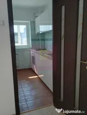 Garsonieră renovată- 33 MP LUJERULUI 