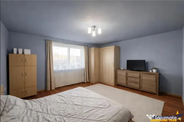 Nivel in casa cu 2 apartamente,145 mp utili teren 338mp, Gh