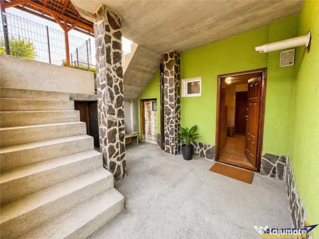 Nivel in casa cu 2 apartamente,145 mp utili teren 338mp, Gh