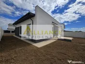 Casa parter- 4 camere- beci- 800m de autobuzscoala gradin...