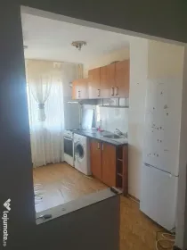Închiriez apartament 3 camere 5min. metrou Păcii