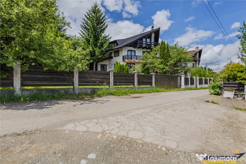 Vila 7 camere,250 mp,semineu,terase,800 mp teren,rezidential